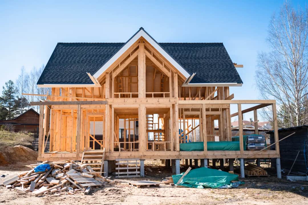 Jak zbudować dom drewniany całoroczny - uniknij kosztownych błędów