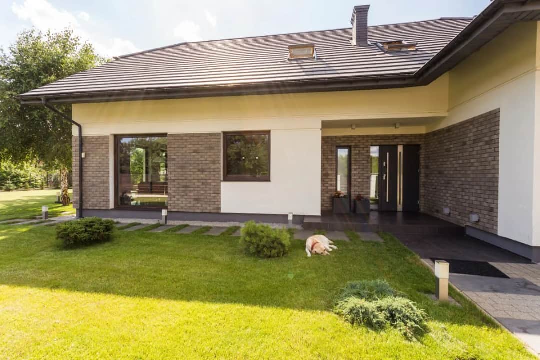 Ile kosztuje montaż okien? Poznaj ukryte koszty i oszczędności