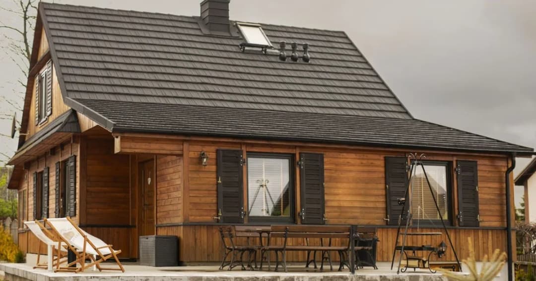 Jak urządzić stary drewniany dom, aby zachować jego unikalny charakter