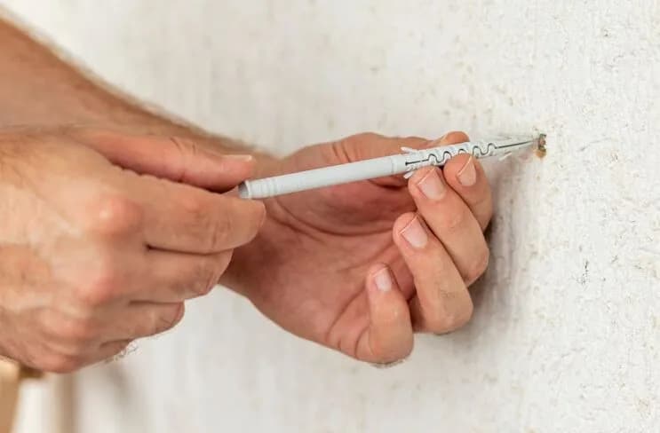 Jak używać kołków szybkiego montażu, aby uniknąć błędów w instalacji