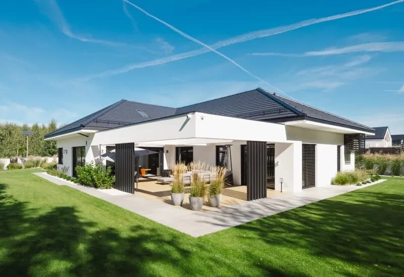 Koszt budowy domu parterowego 80m²: wycena i oszczędności