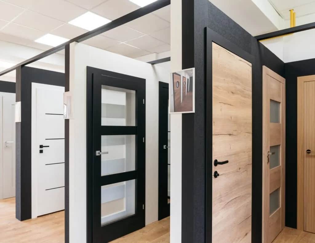 Drzwi z szybą wewnętrzne: funkcjonalność i elegancja w domu