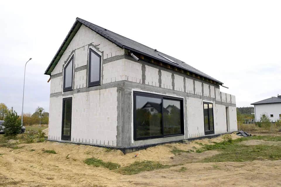 Dom stan surowy zamknięty - realne koszty i szczegółowa wycena