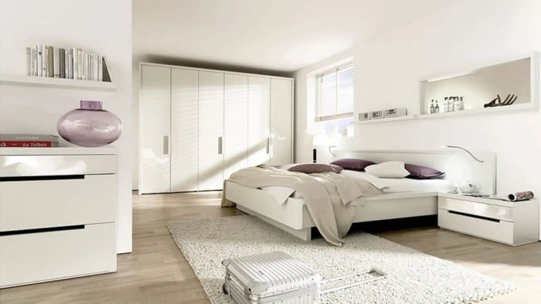 Jakie ściany do sypialni z białymi meblami? Oto najlepsze kolory